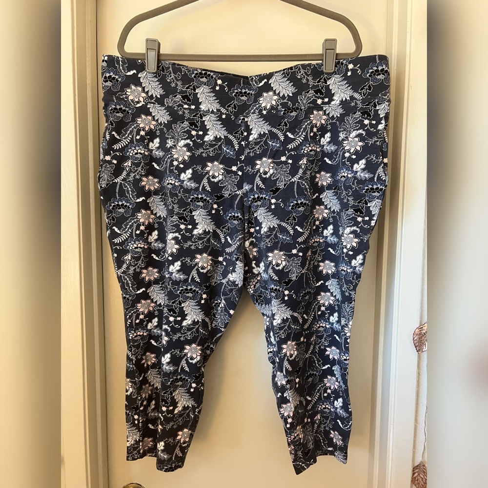 Paisley Floral Ponte Slim Fix Pixie Pant